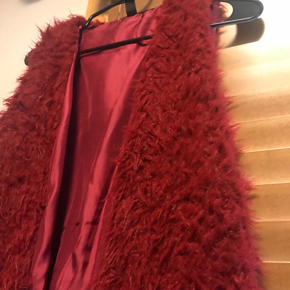 Red furry vest - Picture 1 of 2